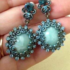 Two pairs earrings